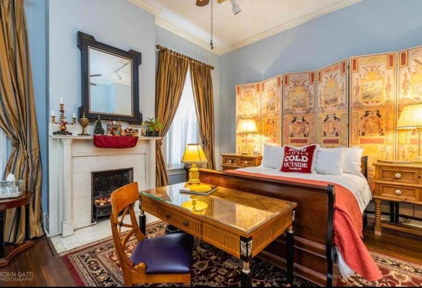 豪华房间, Burke Mansion