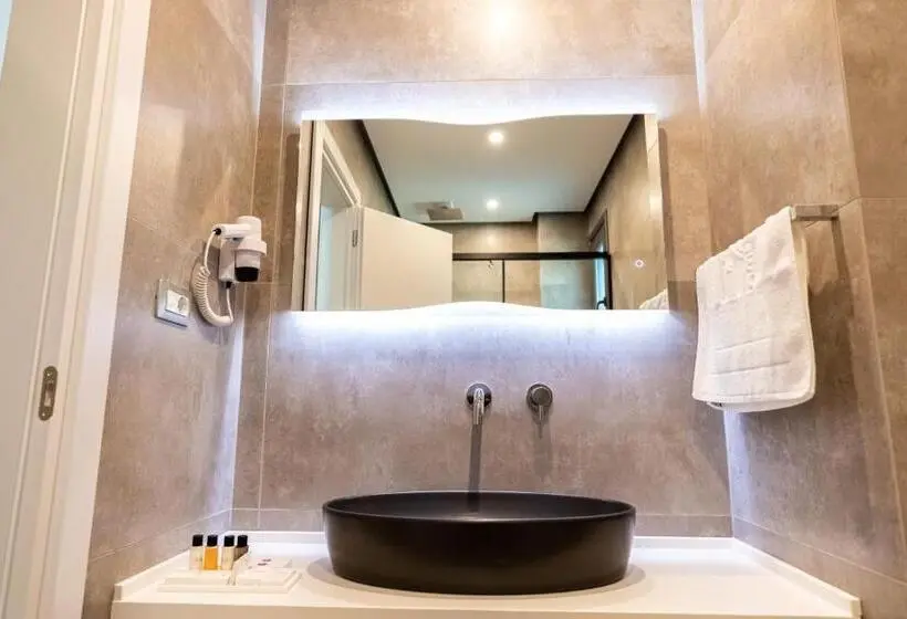 سوئیت با وان آب گرم, Ames Hotel & Spa