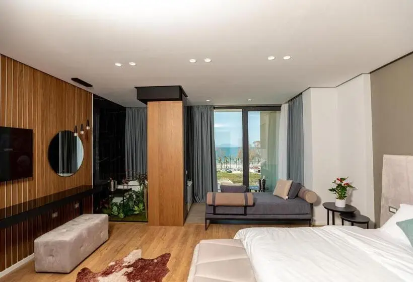 سوئیت با وان آب گرم, Ames Hotel & Spa