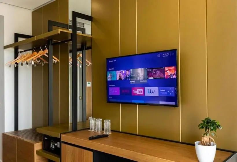 اتاق استاندارد سه نفره, Ames Hotel & Spa