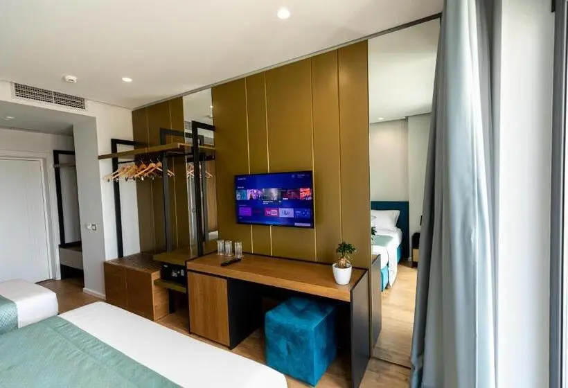 اتاق استاندارد سه نفره, Ames Hotel & Spa