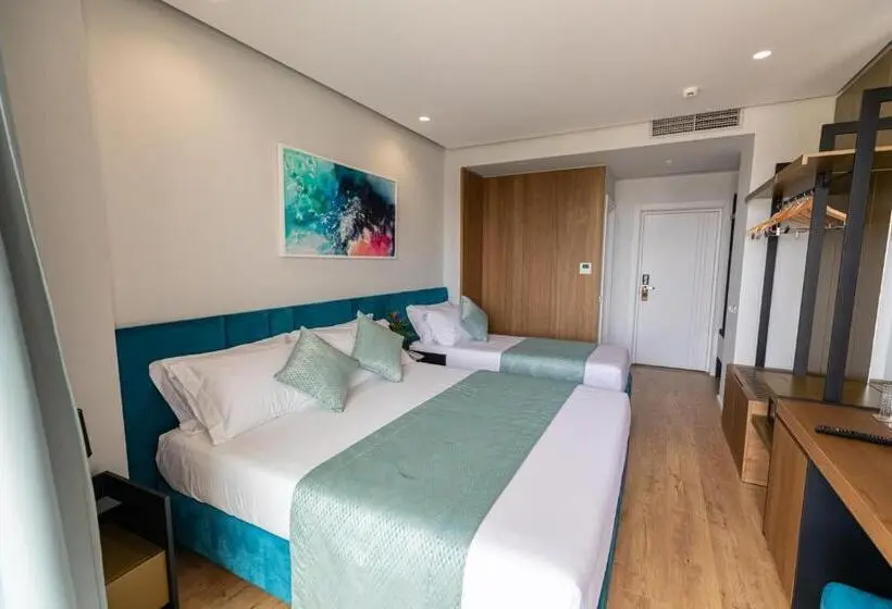 اتاق استاندارد سه نفره, Ames Hotel & Spa