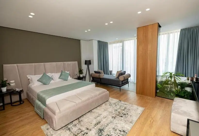 سوئیت با وان آب گرم, Ames Hotel & Spa