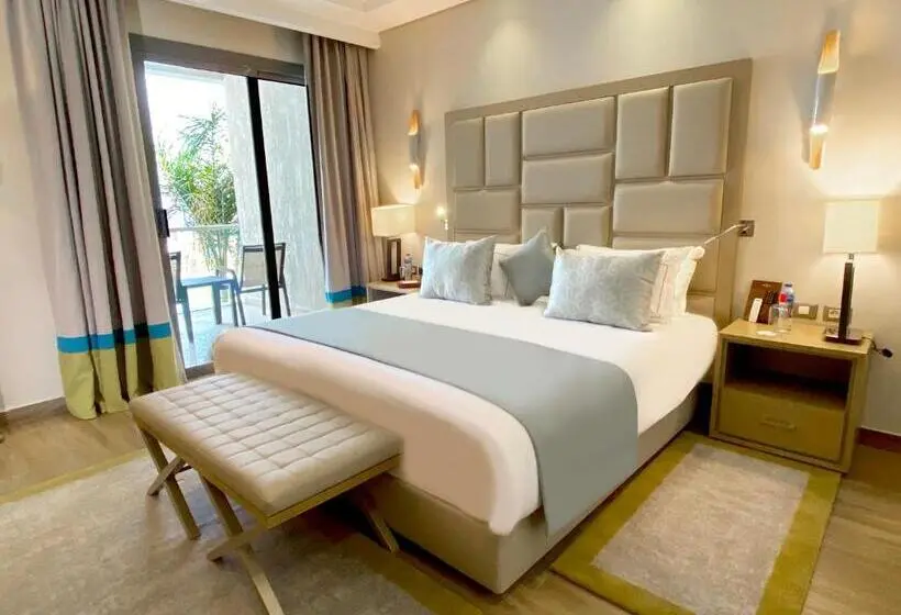 Deluxe Suite King Bed