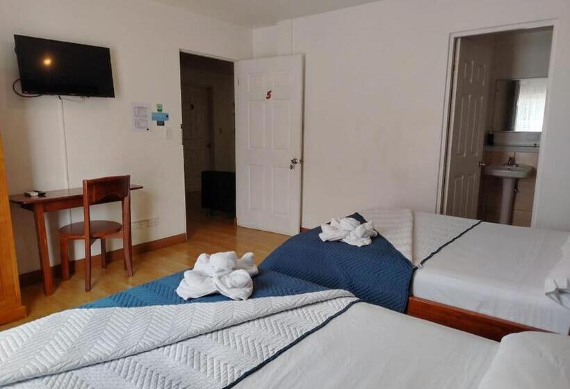 اتاق استاندارد چهار تخته, Park View Hotel & Restaurant