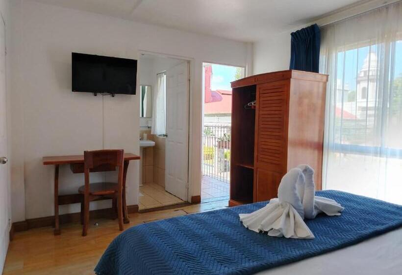 اتاق لوکس با بالکن, Park View Hotel & Restaurant