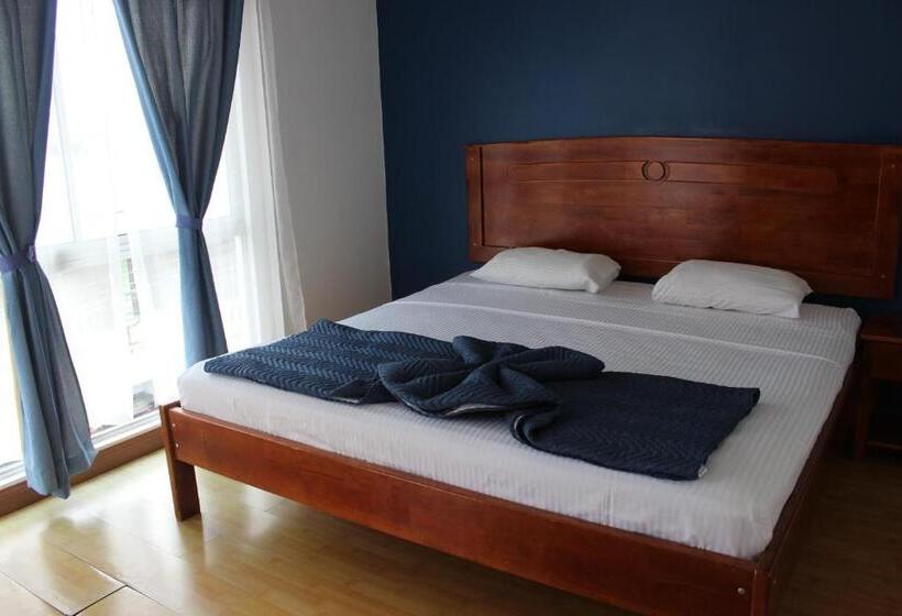 اتاق لوکس با بالکن, Park View Hotel & Restaurant