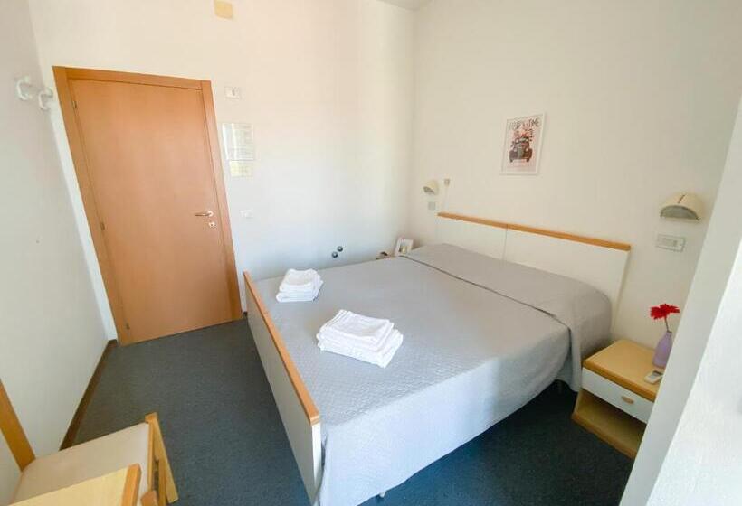 スタンダードルーム, Berlino