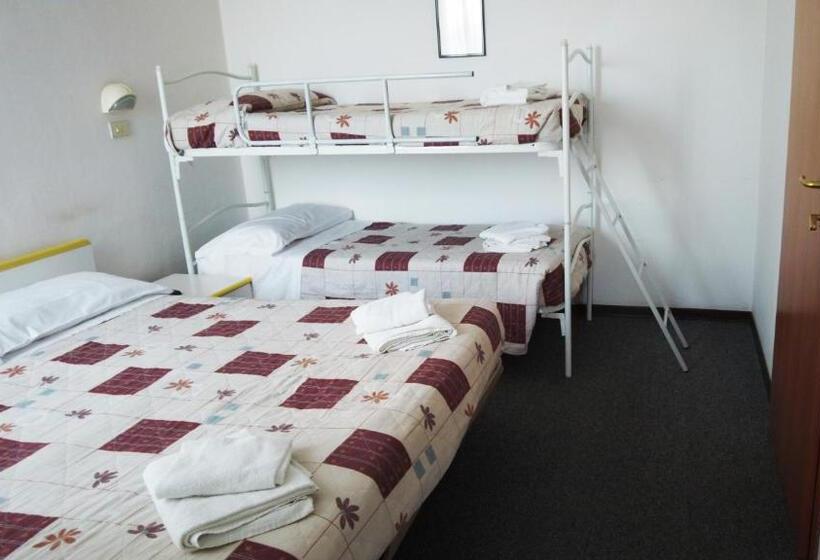 エコノミー４人部屋, Berlino