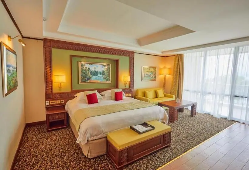 اتاق لوکس با تخت بزرگ, Goma Serena