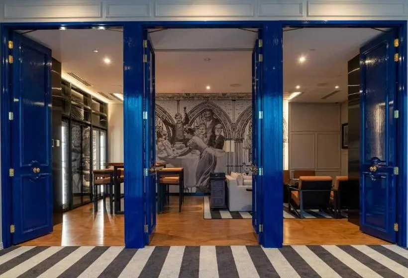キングサイズベッド、シティビューデラックスルーム, Sofitel Adelaide