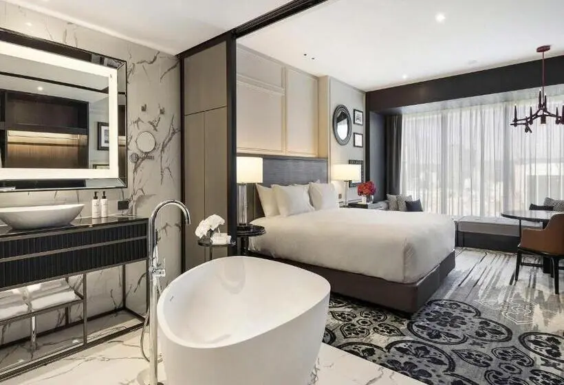 キングサイズベッド、シティビューデラックスルーム, Sofitel Adelaide