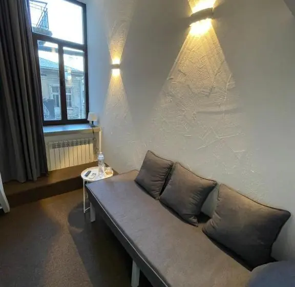 اتاق لوکس سه تخته, Lift Hotel Boutique