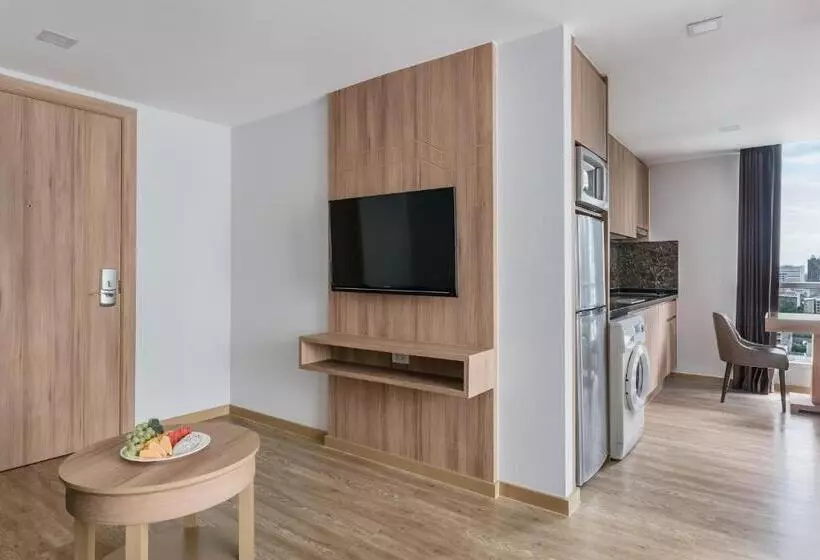 سوییت لوکس, Adelphi Grande Sukhumvit