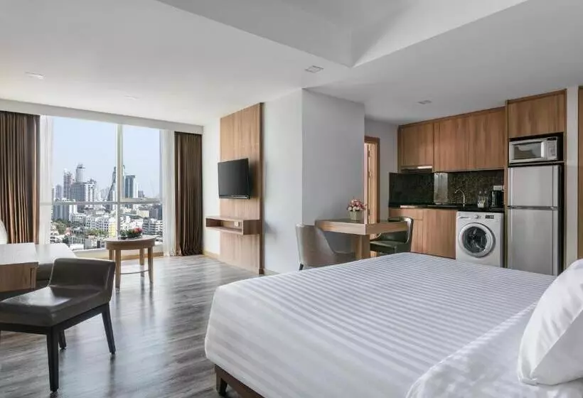 سوییت لوکس, Adelphi Grande Sukhumvit