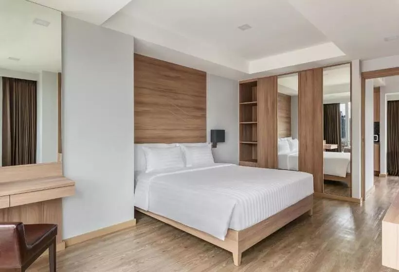 سوییت اجرایی, Adelphi Grande Sukhumvit