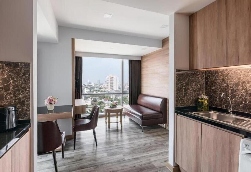 سوییت اجرایی, Adelphi Grande Sukhumvit