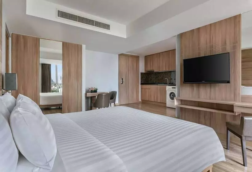 سوییت لوکس, Adelphi Grande Sukhumvit