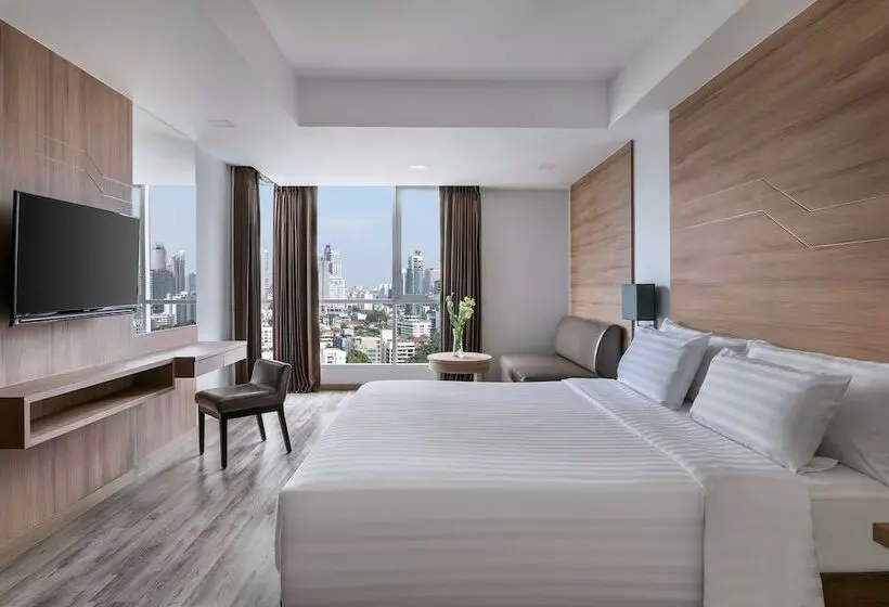 سوییت لوکس, Adelphi Grande Sukhumvit
