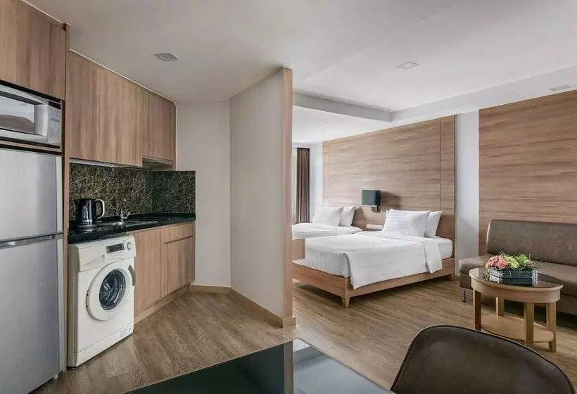 سوییت لوکس, Adelphi Grande Sukhumvit