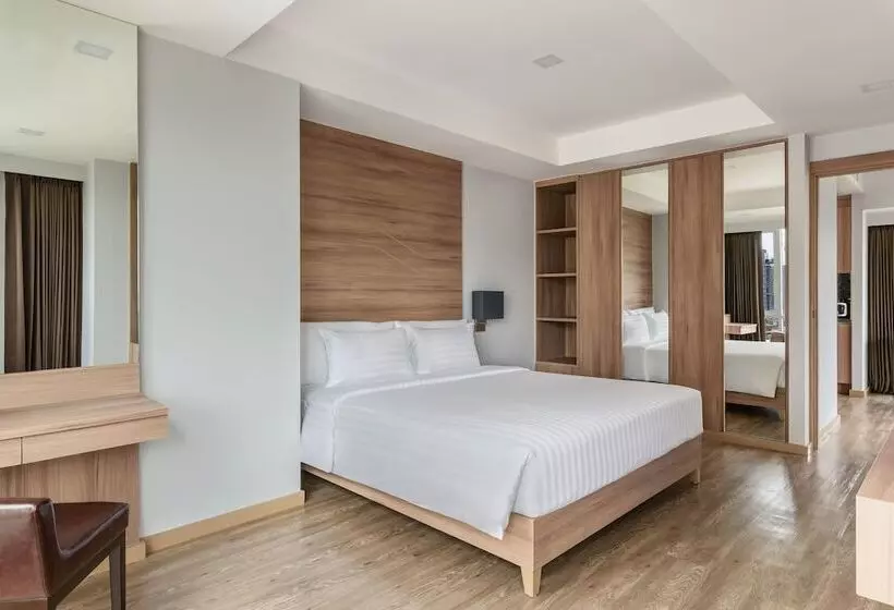 سوییت اجرایی, Adelphi Grande Sukhumvit