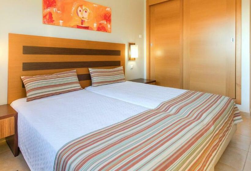 Апартаменты 2 спальни Вид на Сад, Alfagar Apart