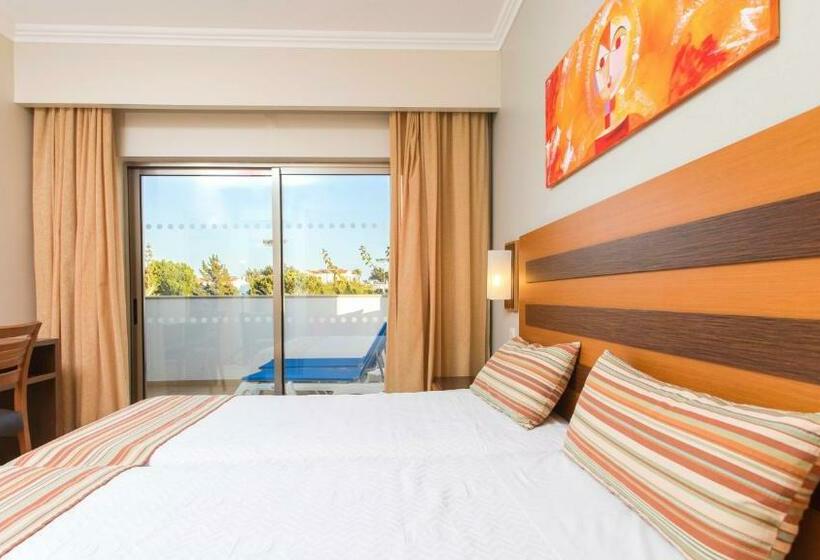 Апартаменты 2 спальни Вид на Сад, Alfagar Apart