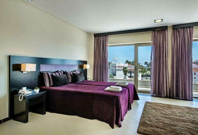 דירת משפחה, Areias Village Beach Suite