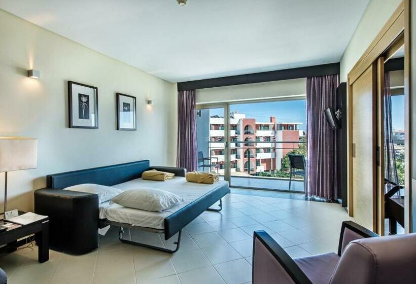 דירת משפחה, Areias Village Beach Suite