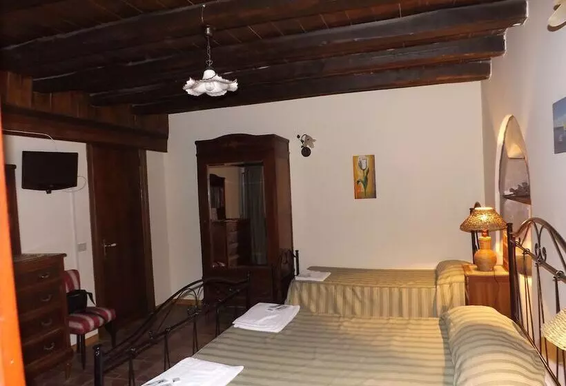 スタンダード4人部屋, Albergo Diffuso Borgo Santa Caterina Vintage