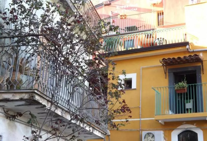 スタンダード4人部屋, Albergo Diffuso Borgo Santa Caterina Vintage