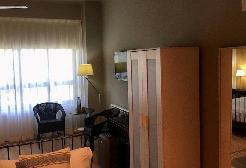 高级三人间, Md Modern Hotel   Jardines
