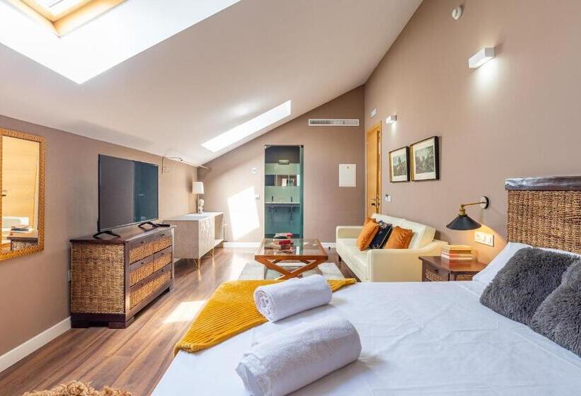 Quarto Superior, Albaicín   Auto Check In