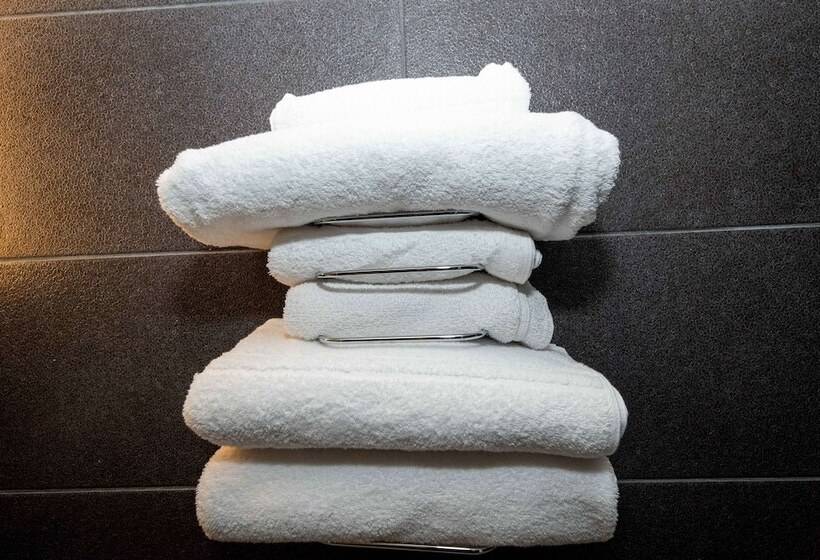 غرفة عائلية, Campanile Narbonne A9/a61