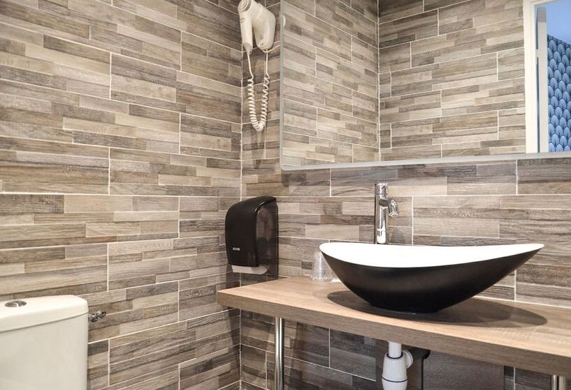 Camera Standard Individuale, De La Perdrix Rouge