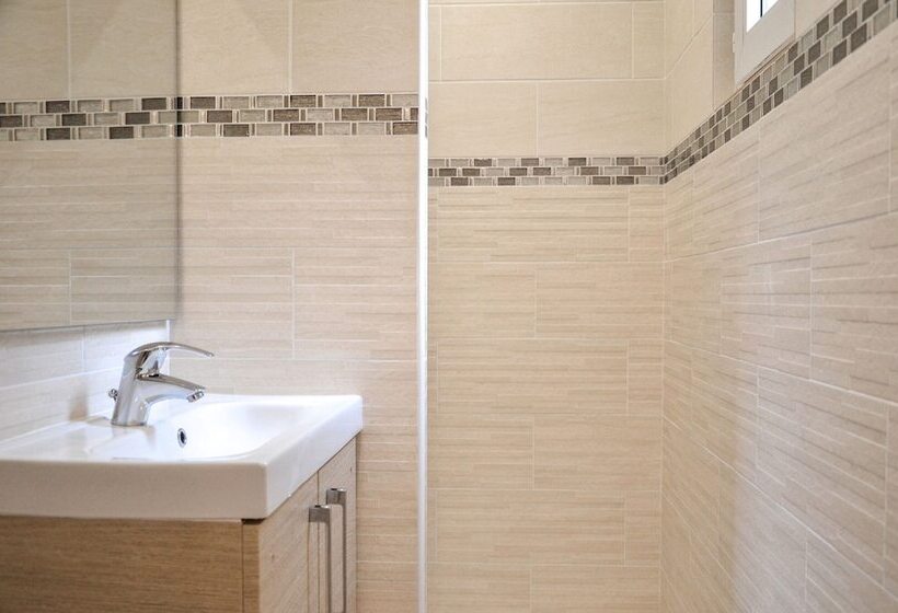 Camera Standard Individuale, De La Perdrix Rouge