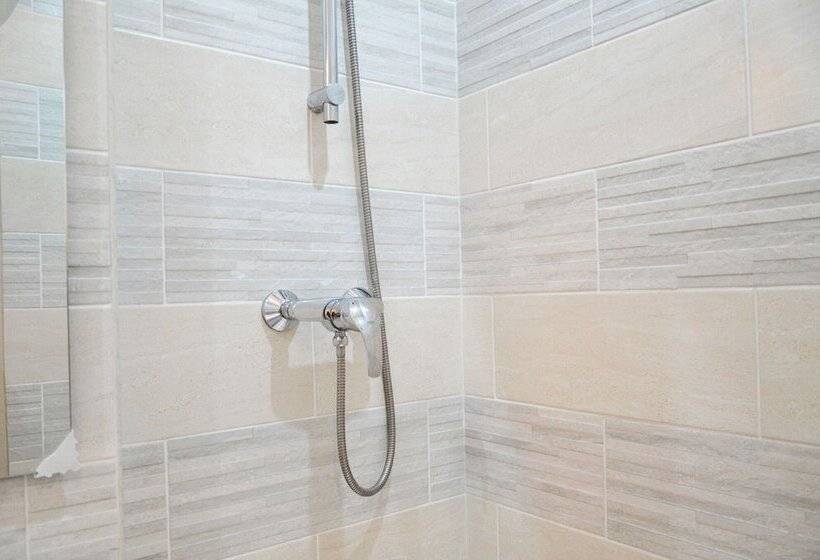 Camera Standard Individuale, De La Perdrix Rouge