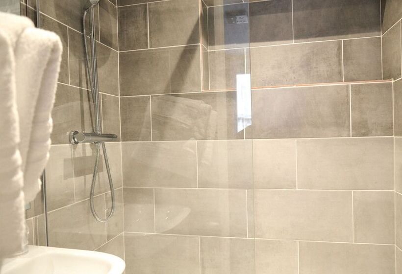 Camera Standard, De La Perdrix Rouge