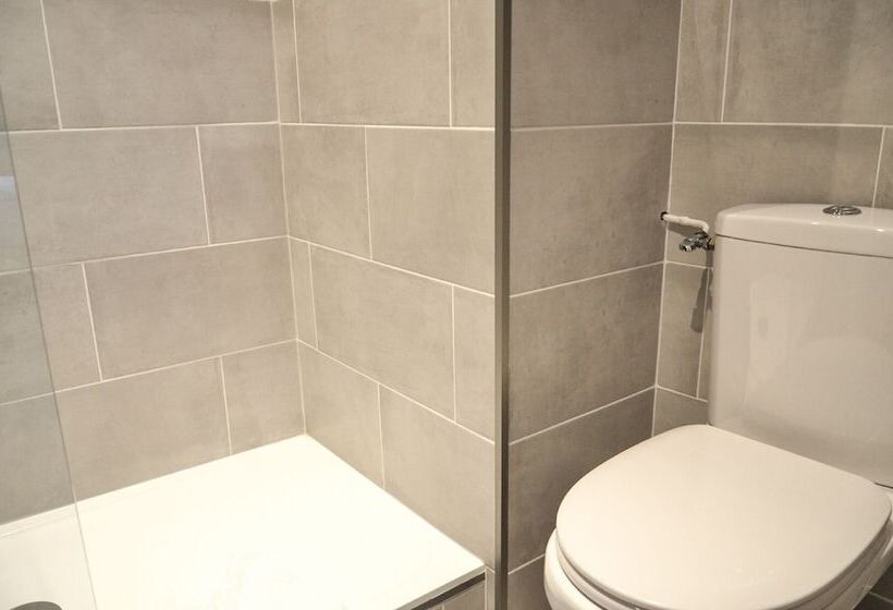 Camera Standard, De La Perdrix Rouge