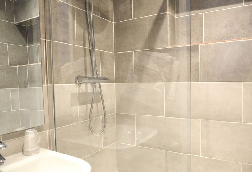 Camera Standard, De La Perdrix Rouge