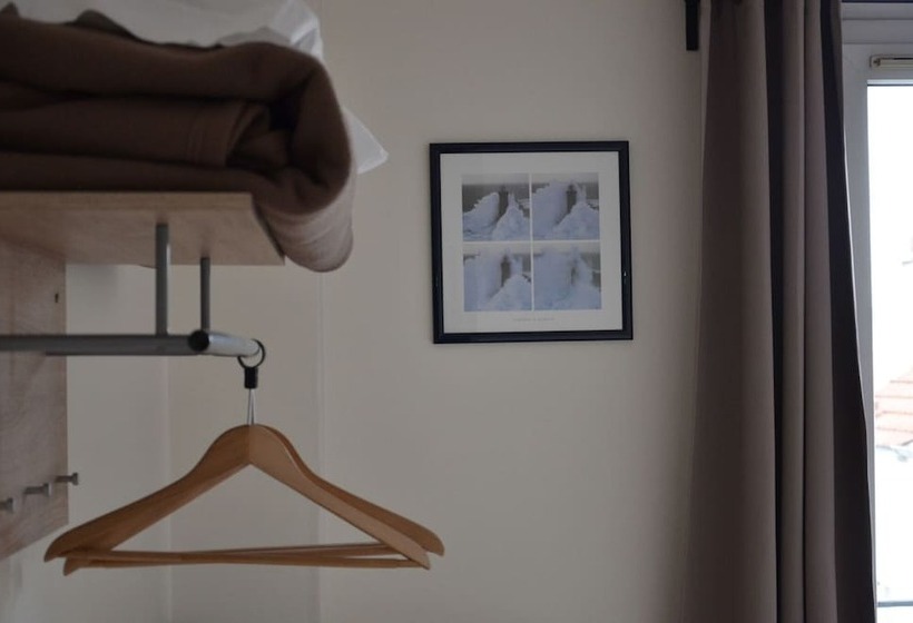 Camera Standard Individuale, De La Perdrix Rouge