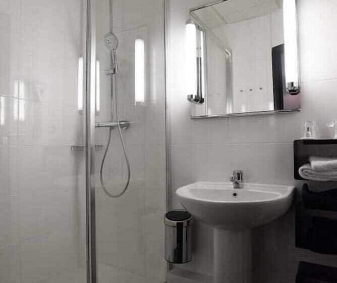 اتاق استاندارد سه نفره, De Noailles