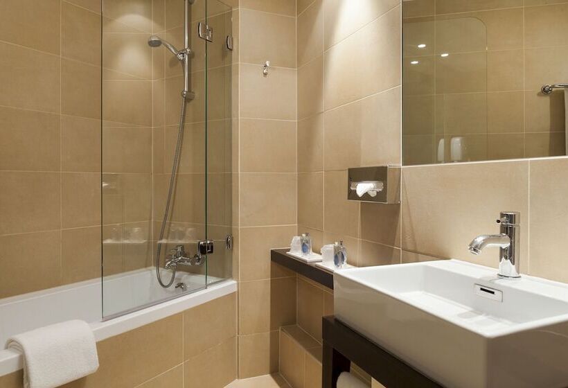 חדר פרמיום נוף לאגם, Holiday Inn   Strasbourg   Nord, An Ihg