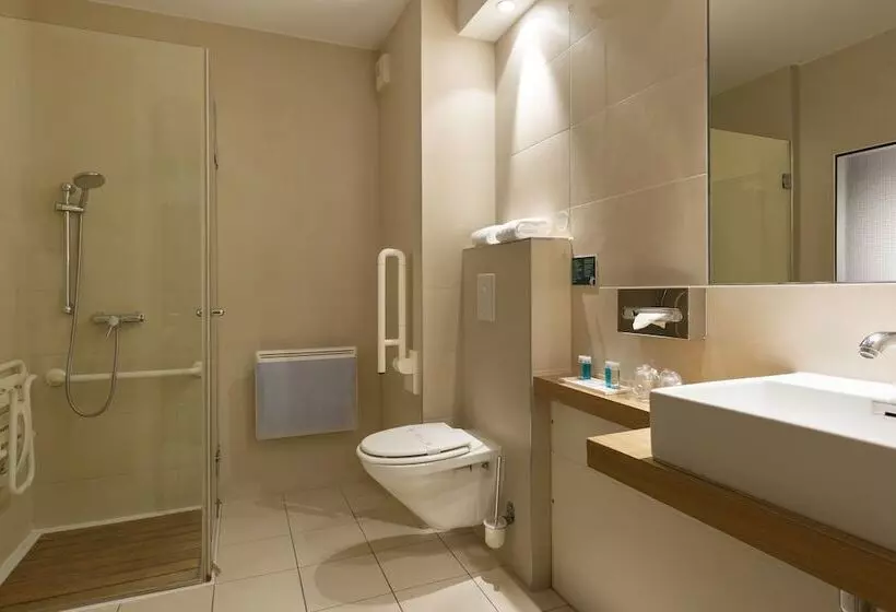 身障者適用スタンダードルーム, Holiday Inn   Strasbourg   Nord, An Ihg