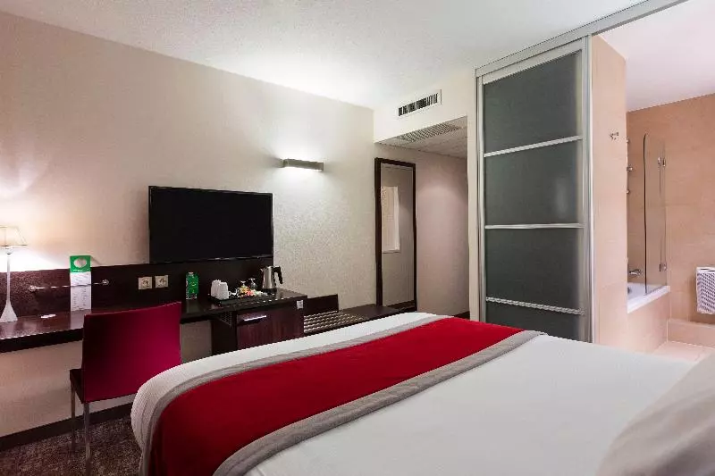 キングサイズベッドのスタンダードルーム, Holiday Inn   Strasbourg   Nord, An Ihg