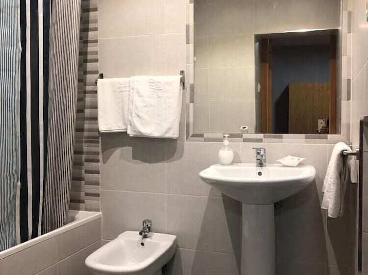 اتاق استاندارد یک نفره, Hostal Sonia Granada