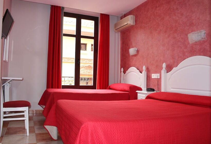 اتاق استاندارد سه نفره, Hostal Sonia Granada