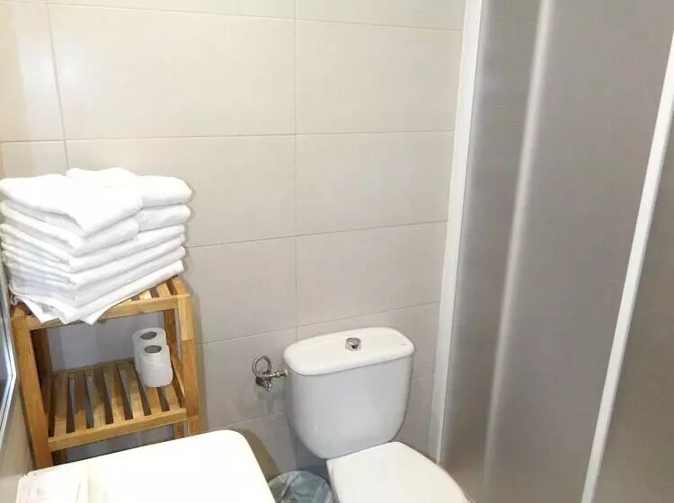 اتاق استاندارد چهار تخته, Hostal Sonia Granada