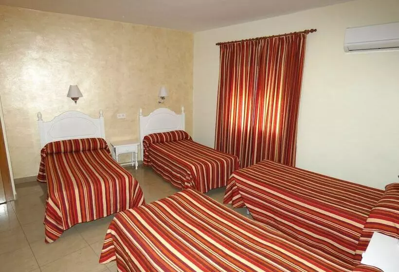 اتاق استاندارد چهار تخته, Hostal Sonia Granada
