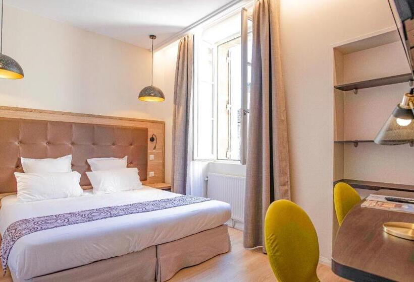 Номер Стандарт, Montaigne